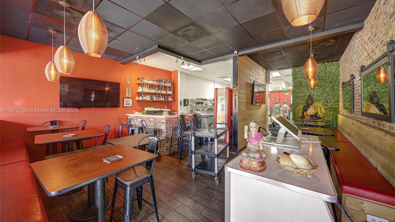 TakeOut Restaurant For Sale in Country Walk, Miami, FL 33186