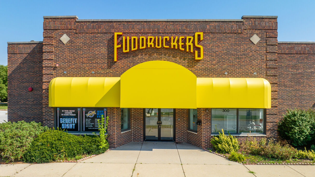 300 Town Center Rd, Matteson, IL 60443