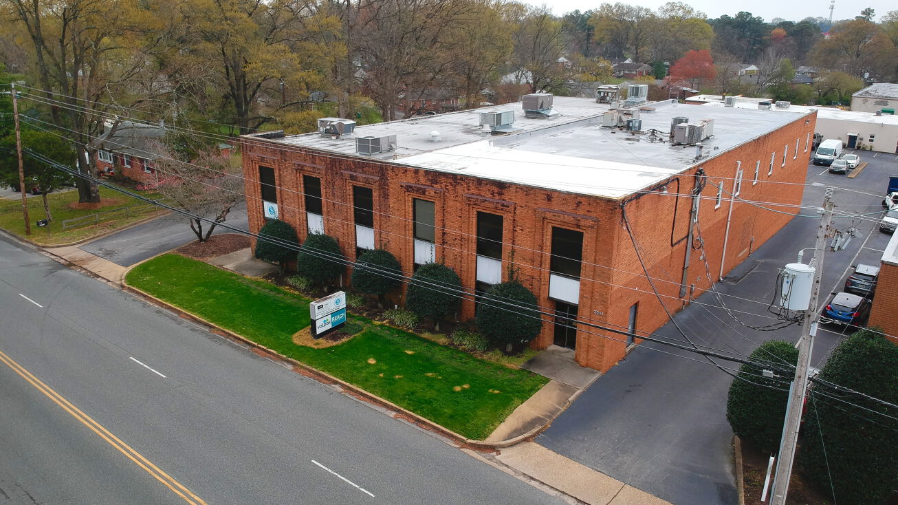 Pictures of Office property located at 2211 Dickens Rd, Richmond, VA 23230 for sales - image #1