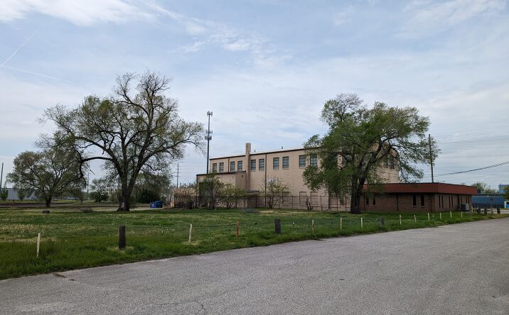 Pictures of Industrial property located at 117 Elm St, Terre Haute, IN 47807 for sales - image #1