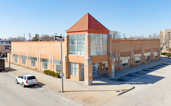 Pictures of Retail property located at 2222 W Capitol Dr, Milwaukee, WI 53206 for sales - image #1