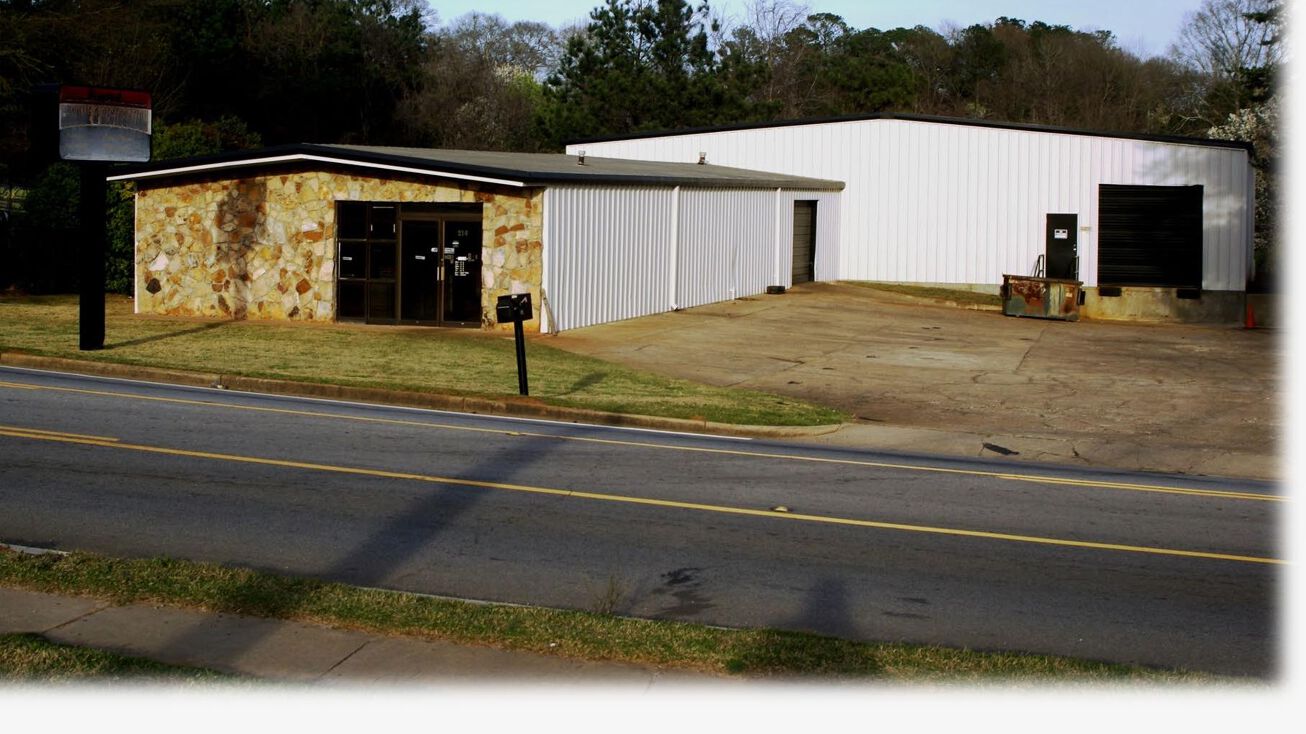 214 Brumbelow Rd, Carrollton, GA 30117