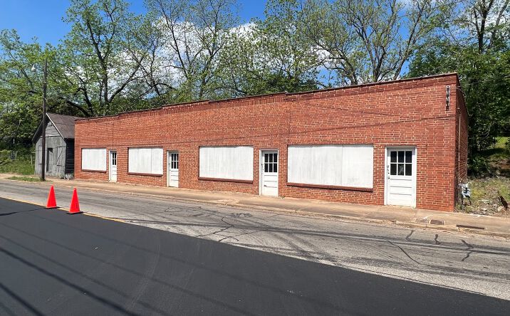 Pictures of Mixed Use property located at 709 Barnesville St, Thomaston, GA 30286 for sales - image #1