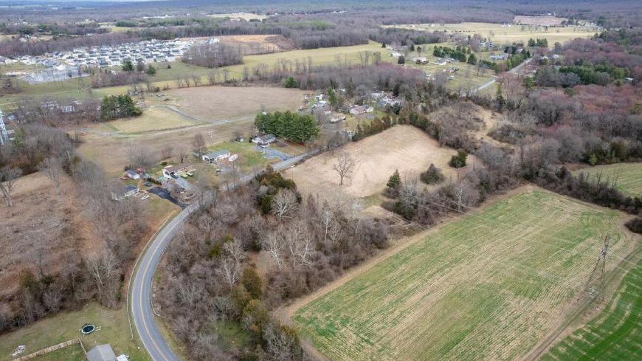 Cary St, Grottoes, VA 24441