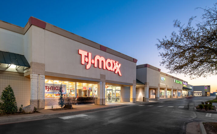 Pictures of Retail property located at 18 East 33rd Street, Edmond, OK 73013 for sales - image #1