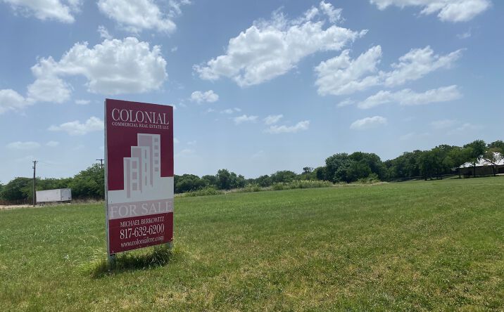 Pictures of Land property located at 700 Melbourne Rd, Hurst, TX 76053 for sales - image #1