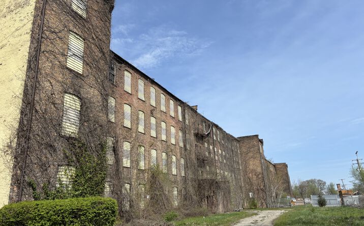 Pictures of Industrial property located at 2015 W Western Ave, South Bend, IN 46619 for sales - image #1