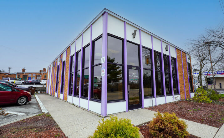 Pictures of Office property located at 5569 Kirby Ave, Cincinnati, OH 45239 for comps - image #1