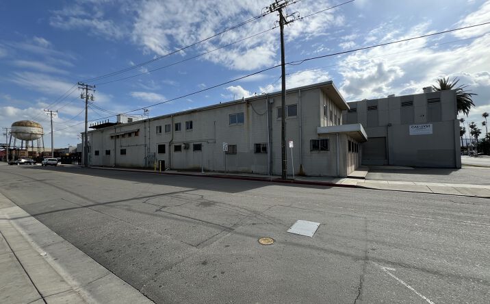 Pictures of Industrial property located at 100 W Las Palmas Ave, Patterson, CA 95363 for sales - image #1