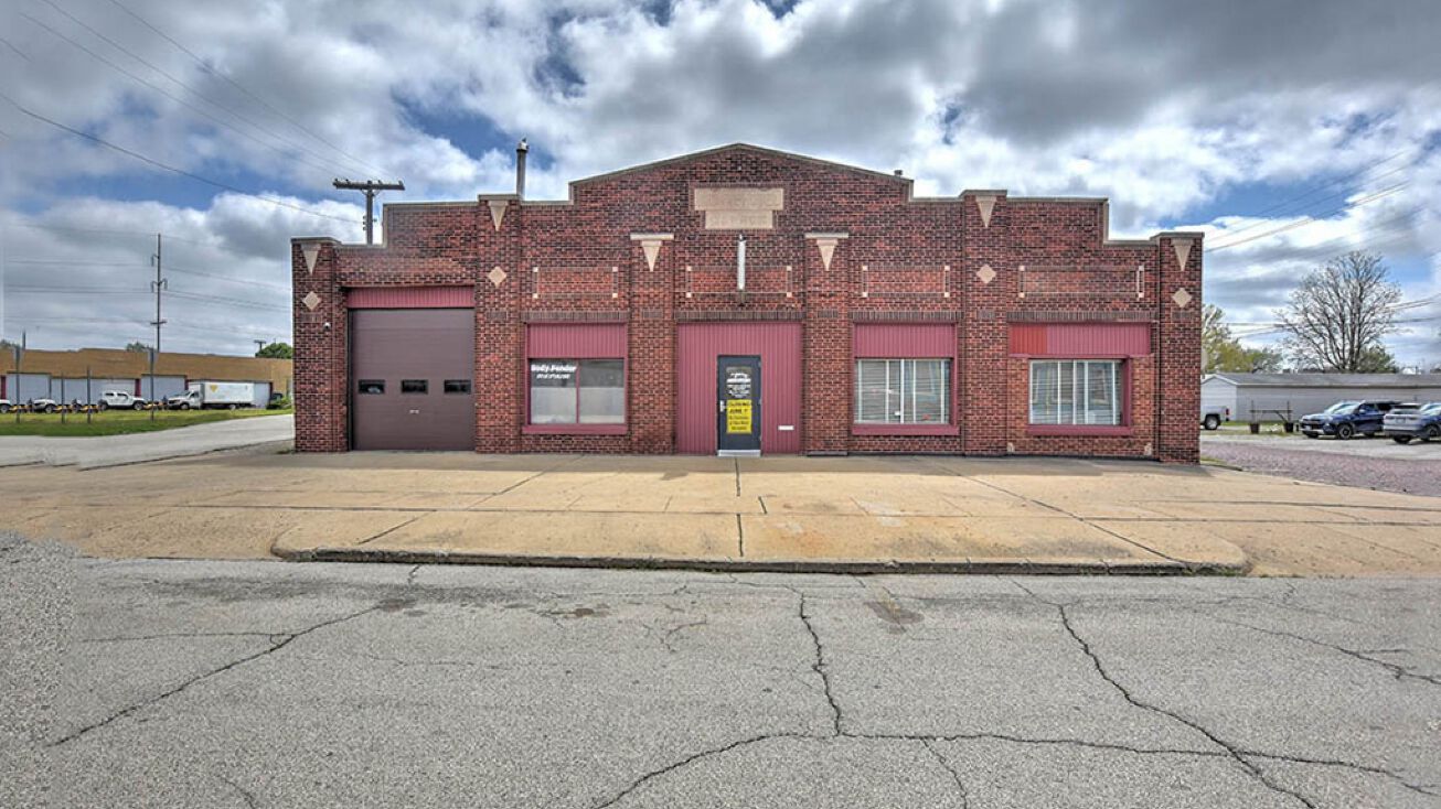 735 E Cerro Gordo St, Decatur, IL 62523