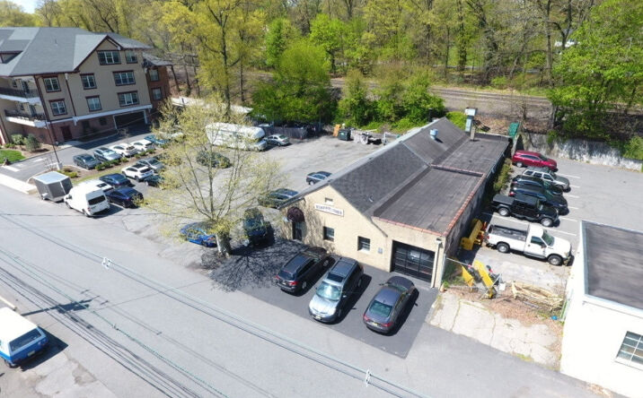 Pictures of Retail property located at 176 Chestnut St, Ridgewood, NJ 07450 for sales - image #1