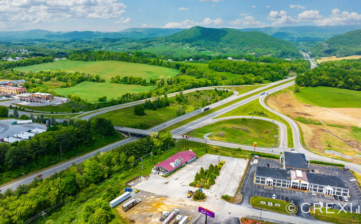 Pictures of Retail property located at 170 Nye Cir, Wytheville, VA 24382 for comps - image #1