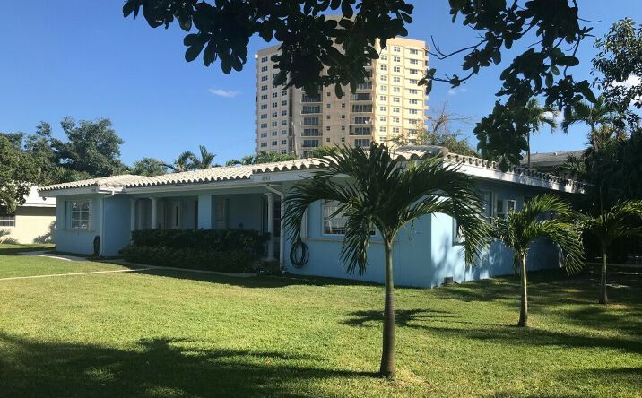 Pictures of Multifamily property located at 3214-3216 SE 11th St, Pompano Beach, FL 33062 for comps - image #1