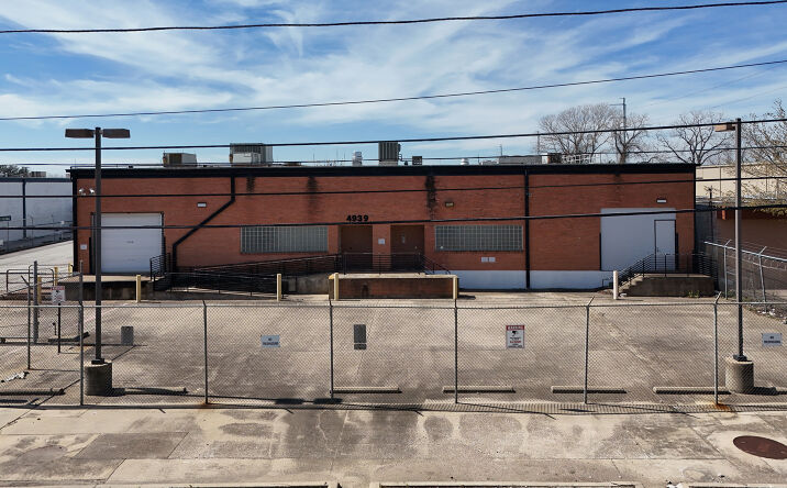 Pictures of Industrial property located at 4939 Reading St, Dallas, TX 75247 for sales - image #1