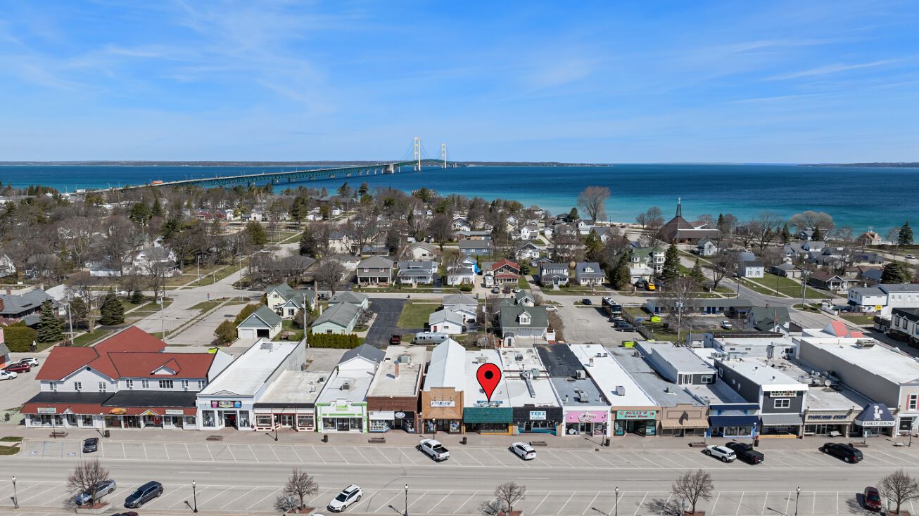 311 E Central Avenue, Mackinaw City, MI 49701