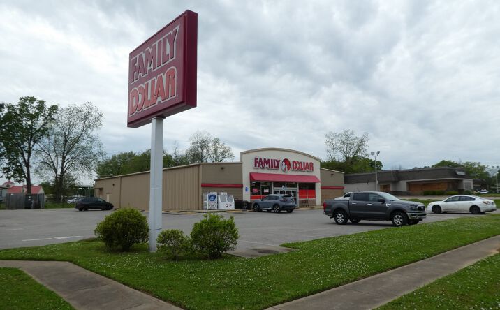 Pictures of Retail property located at 605 W Market St, Bolivar, TN 38008 for sales - image #1
