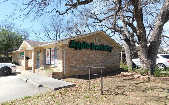 Pictures of Office, Mixed Use, Land, Special Purpose, Business for Sale property located at 1001 Ave K, Brownwood, TX 76801 for sales - image #1