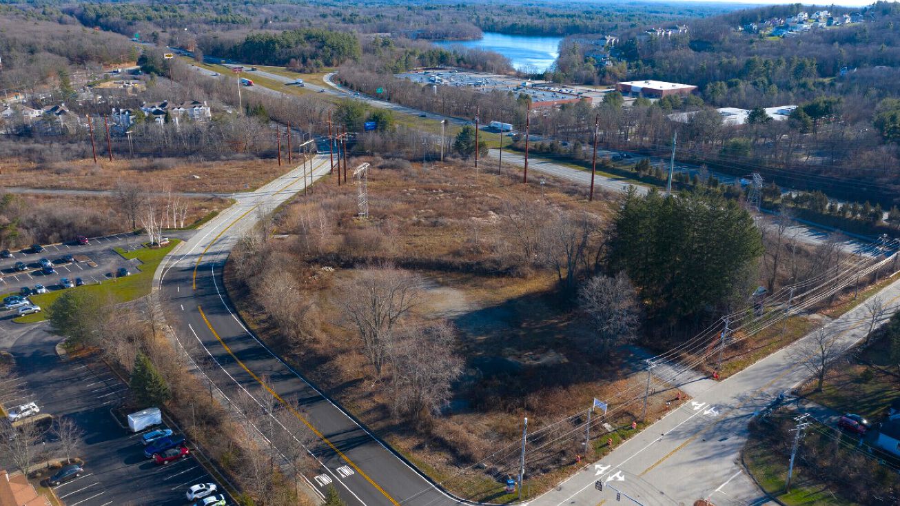 937 North St, Tewksbury, MA 01876