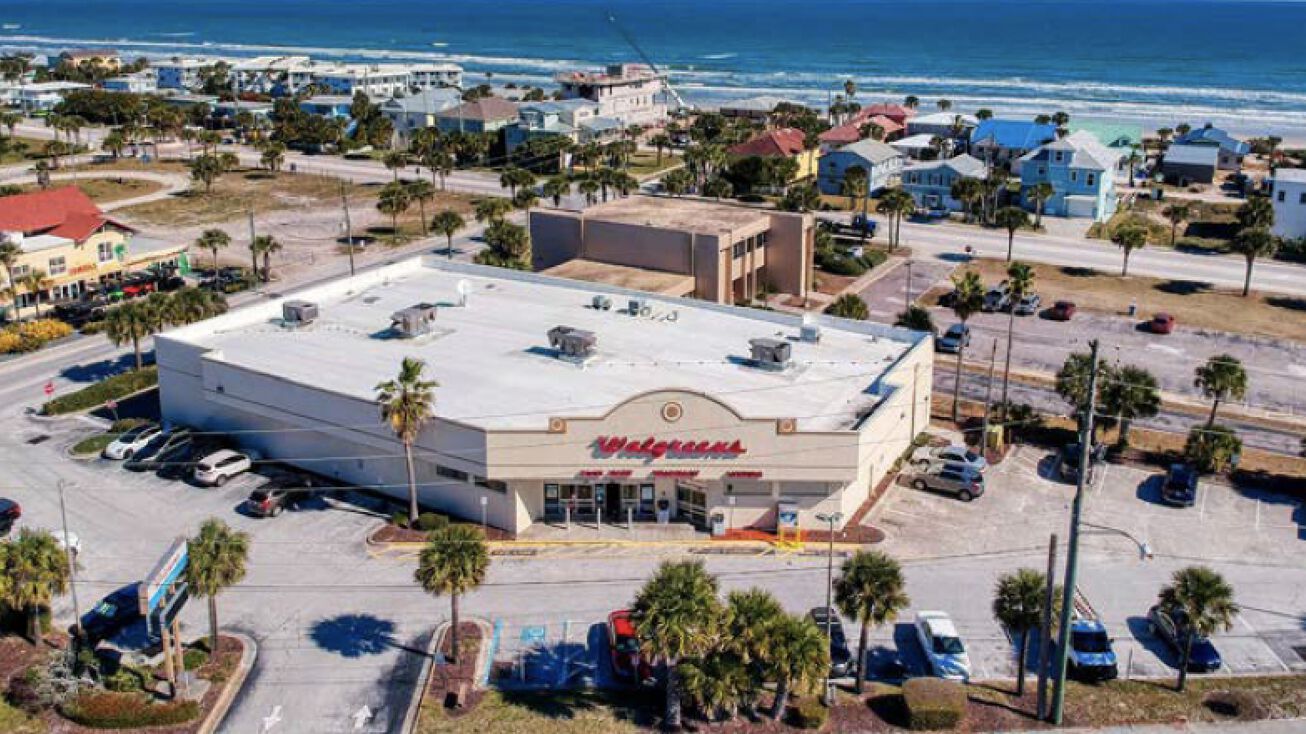 Pictures of Retail property located at 800 Florida A1A, New Smyrna Beach, FL 32169 for sales - image #1