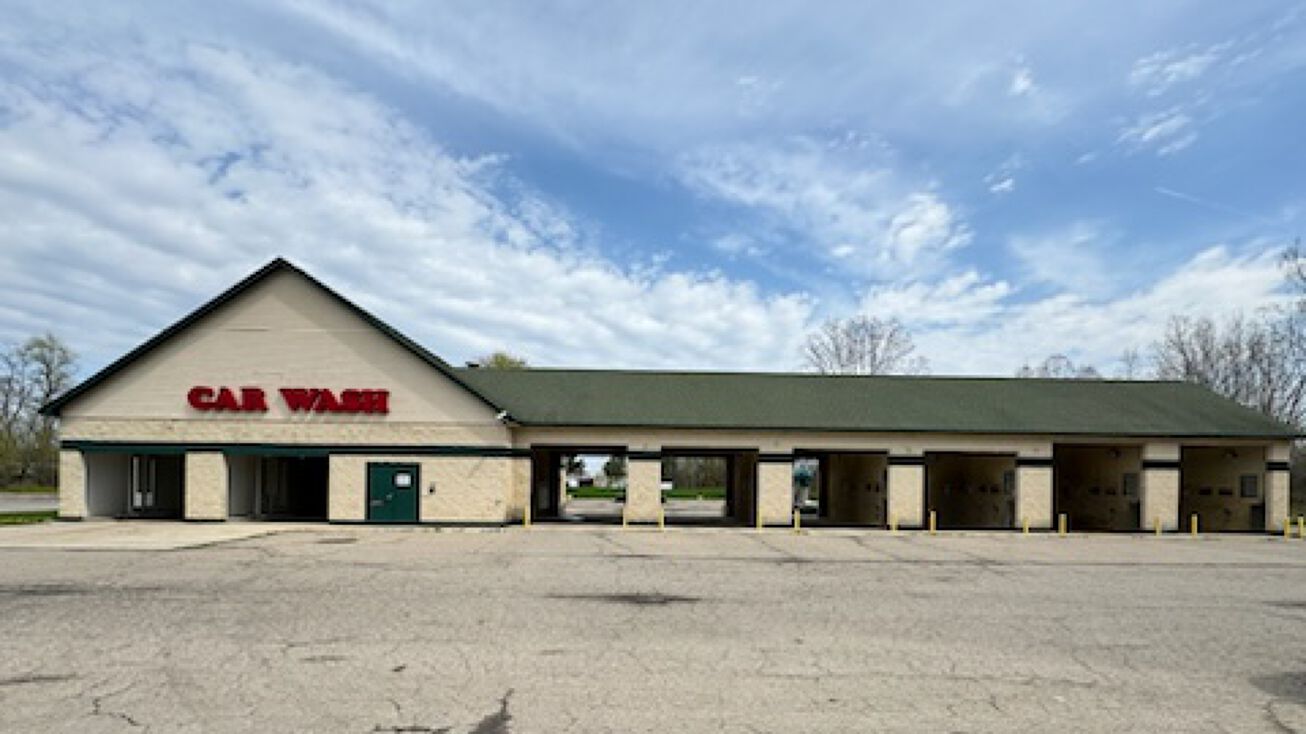 6049 Dort Hwy, Grand Blanc, MI 48439