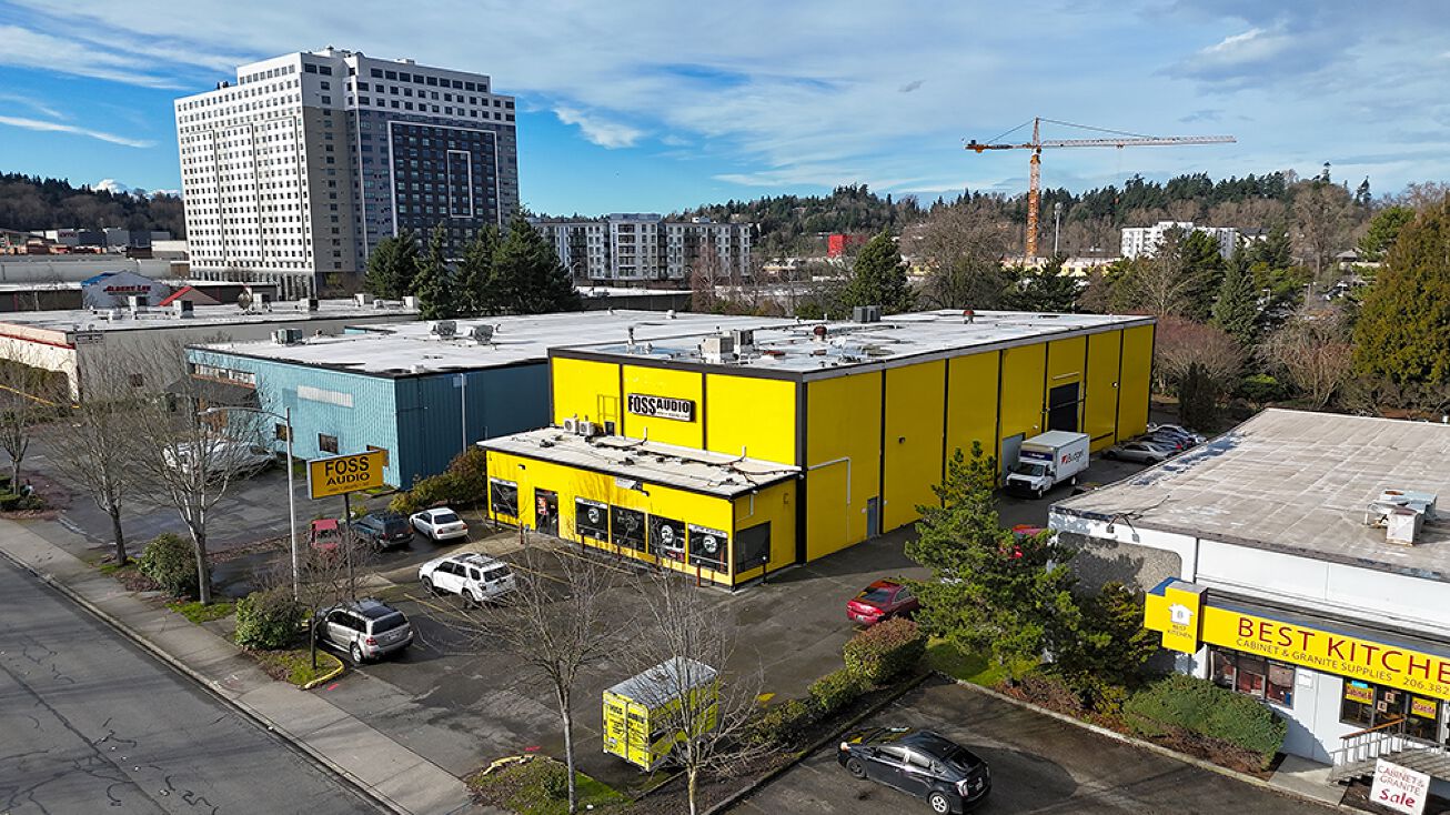 512 Strander Blvd, Tukwila, WA 98188