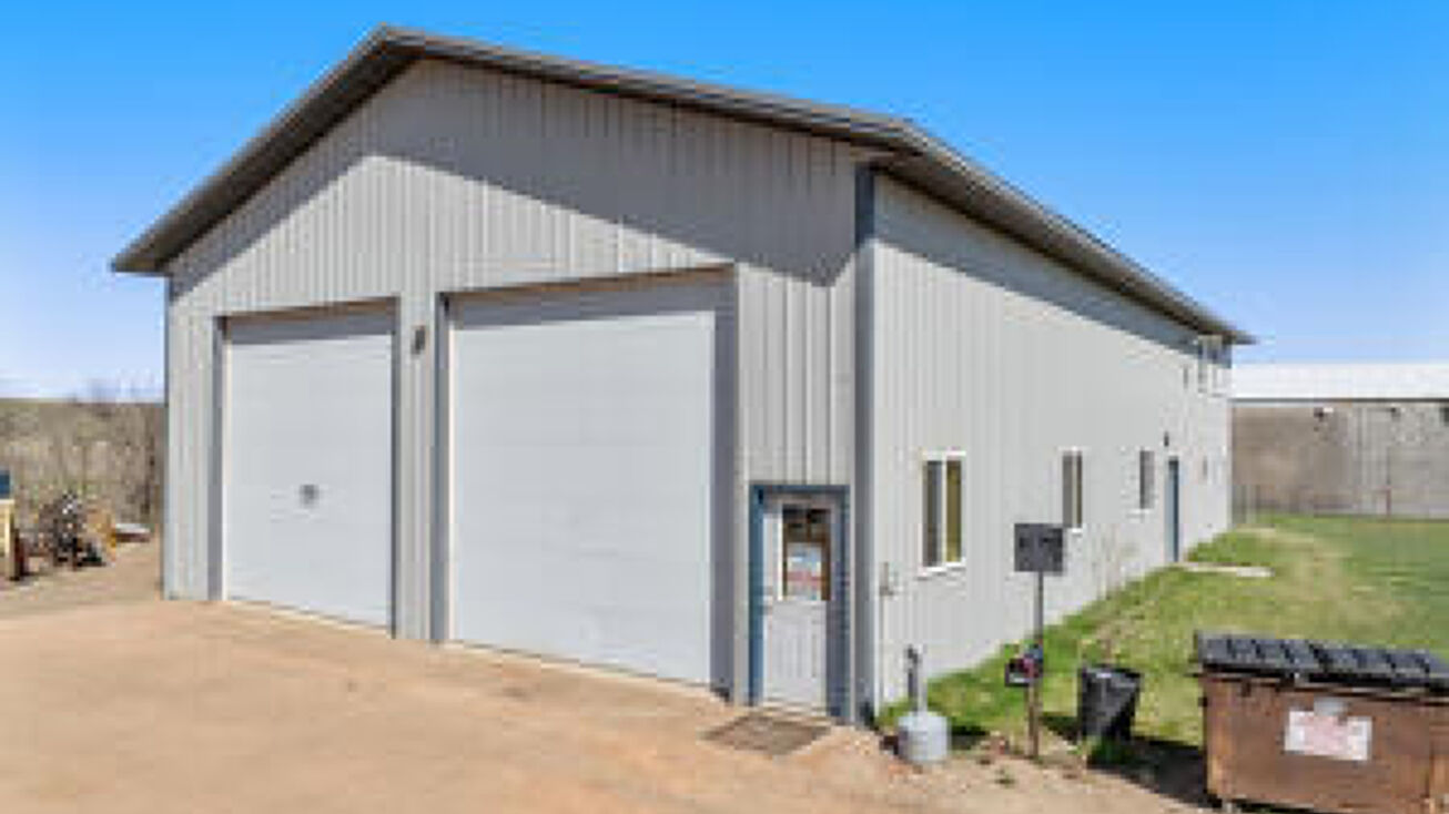 Pictures of Self Storage property located at 2045 125th Ave NW, Watford City, ND 58854 for sales - image #1