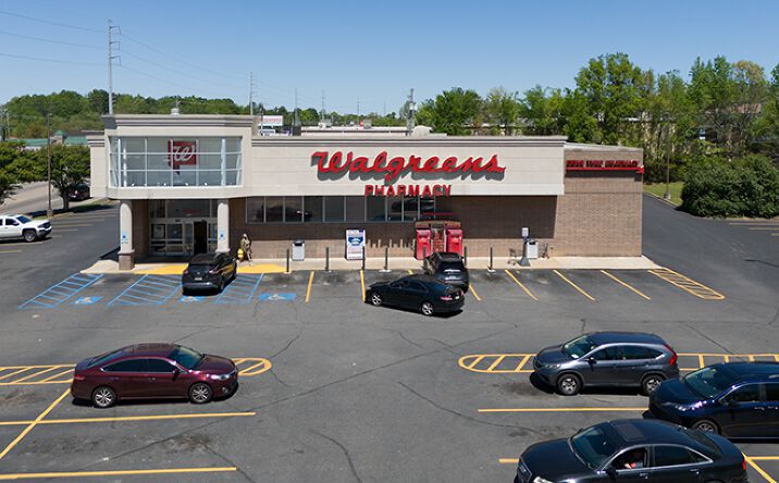 Pictures of Retail property located at 2301 Center Point Pkwy, Birmingham, AL 35215 for sales - image #1