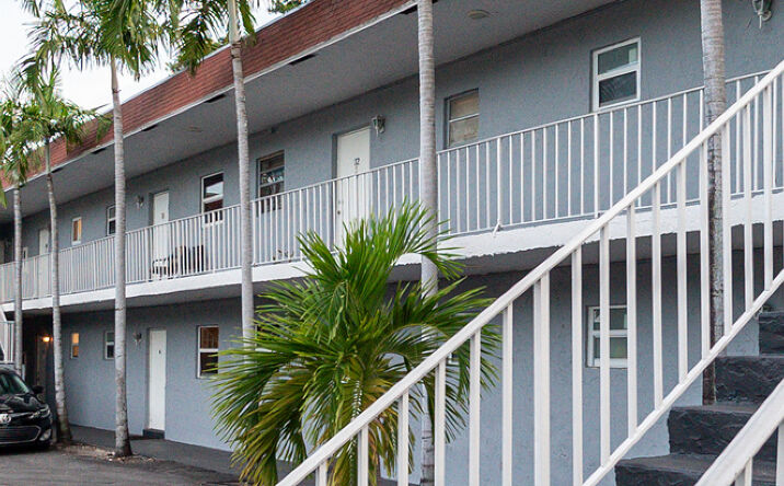 Pictures of Multifamily property located at 3901 NW 9th Ave, Pompano Beach, FL 33064 for comps - image #1