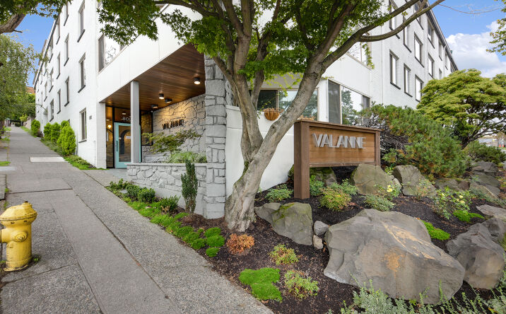 Pictures of Multifamily property located at 800 Queen Anne Ave N, Seattle, WA 98109 for sales - image #1