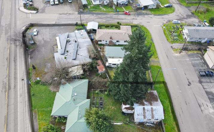 Pictures of Retail property located at 501 NW Douglas Blvd, Winston, OR 97496 for sales - image #1