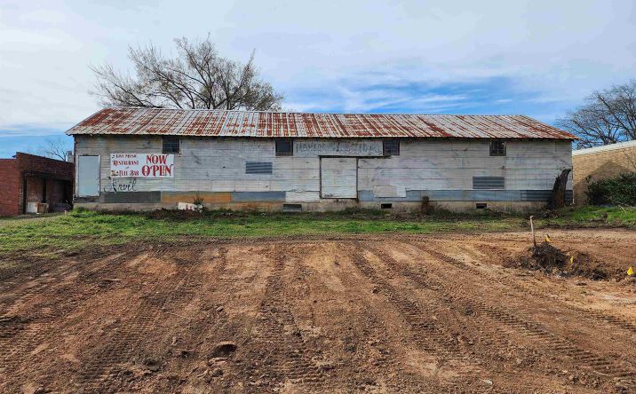 Pictures of Special Purpose property located at 130 Mt Pleasant ST, Pittsburg, TX 75686 for sales - image #1