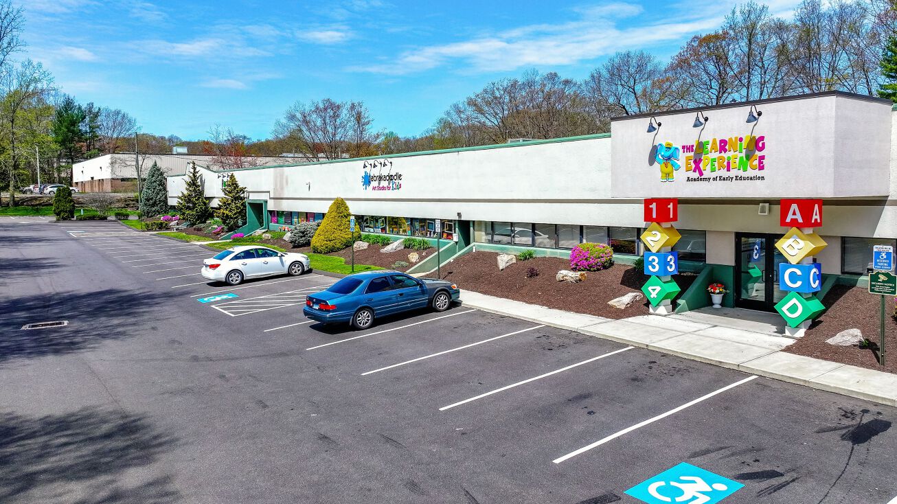 Pictures of Retail property located at 2285 Reservoir Ave, Trumbull, CT 06611 for sales - image #1