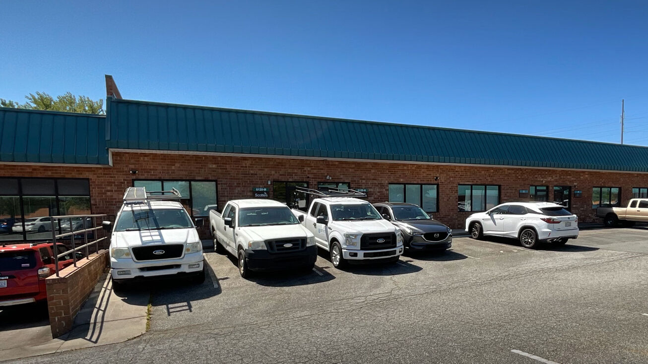 61206132 Brookshire Blvd, Charlotte, NC, 28216, Charlotte, NC 28216