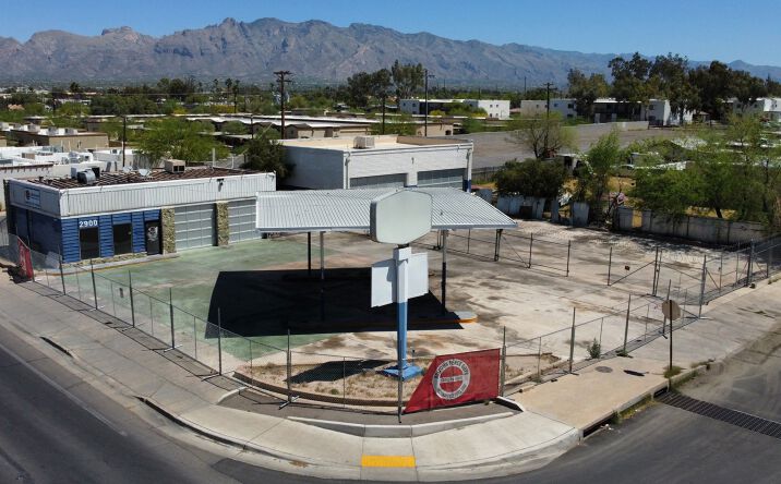 Pictures of Retail property located at 2900 N Oracle Rd, Tucson, AZ 85705 for sales - image #1