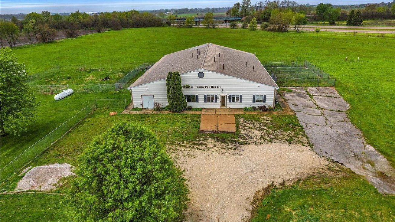 9123 N RADNOR Road, Peoria, IL 61615