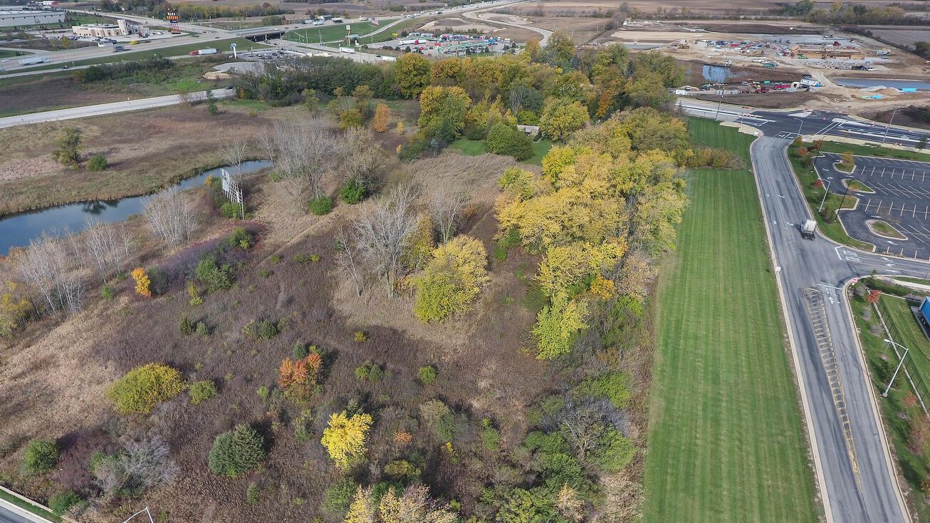 11515 Burlington Rd, Kenosha, WI 53142