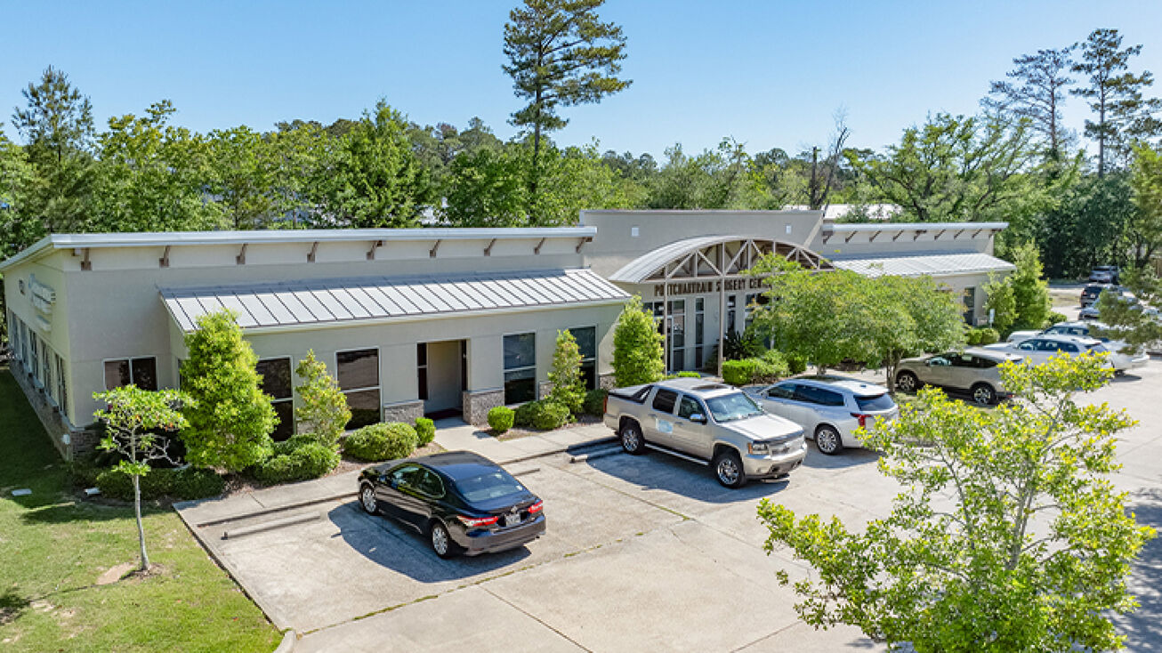 Pictures of Office, Retail property located at 4407 Hwy 190 East Service Rd, Covington, LA 70433 for sales - image #1