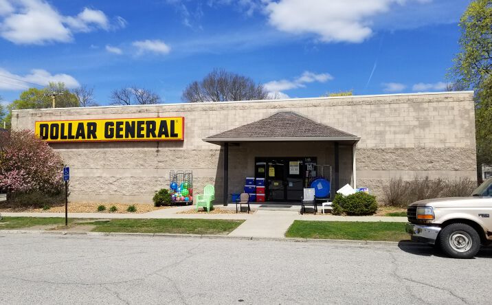 Pictures of Retail property located at 421 Jefferson St, Covington, IN 47932 for sales - image #1