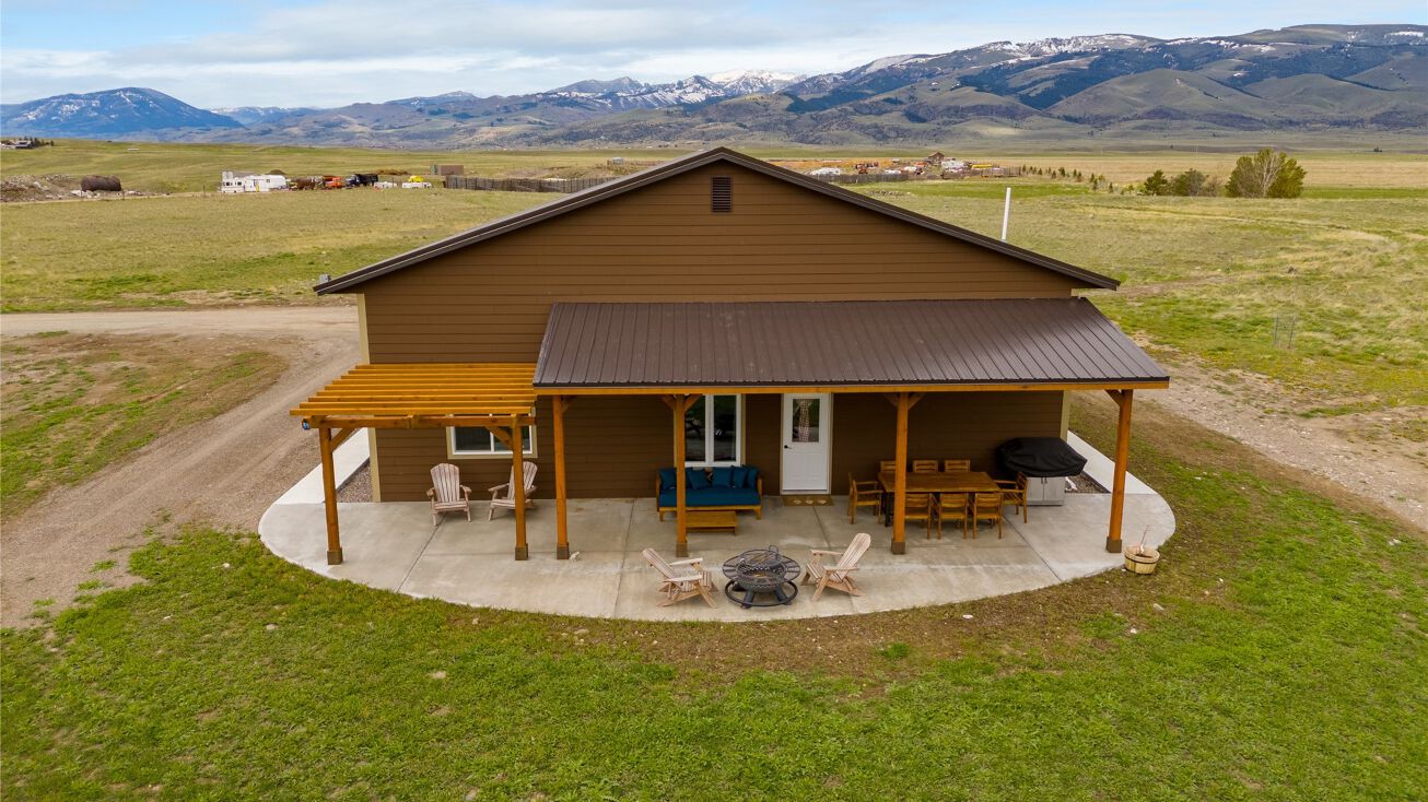 1365 E River Road, Pray, MT 59065