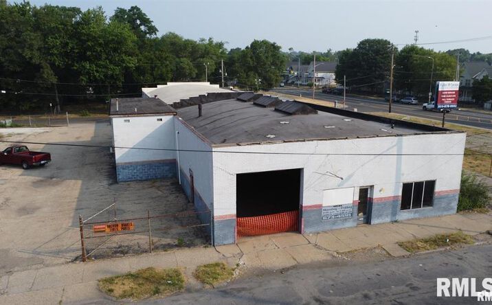Pictures of Industrial, Land, Retail property located at 1409 SW Jefferson Ave, Peoria, IL 61605 for sales - image #1
