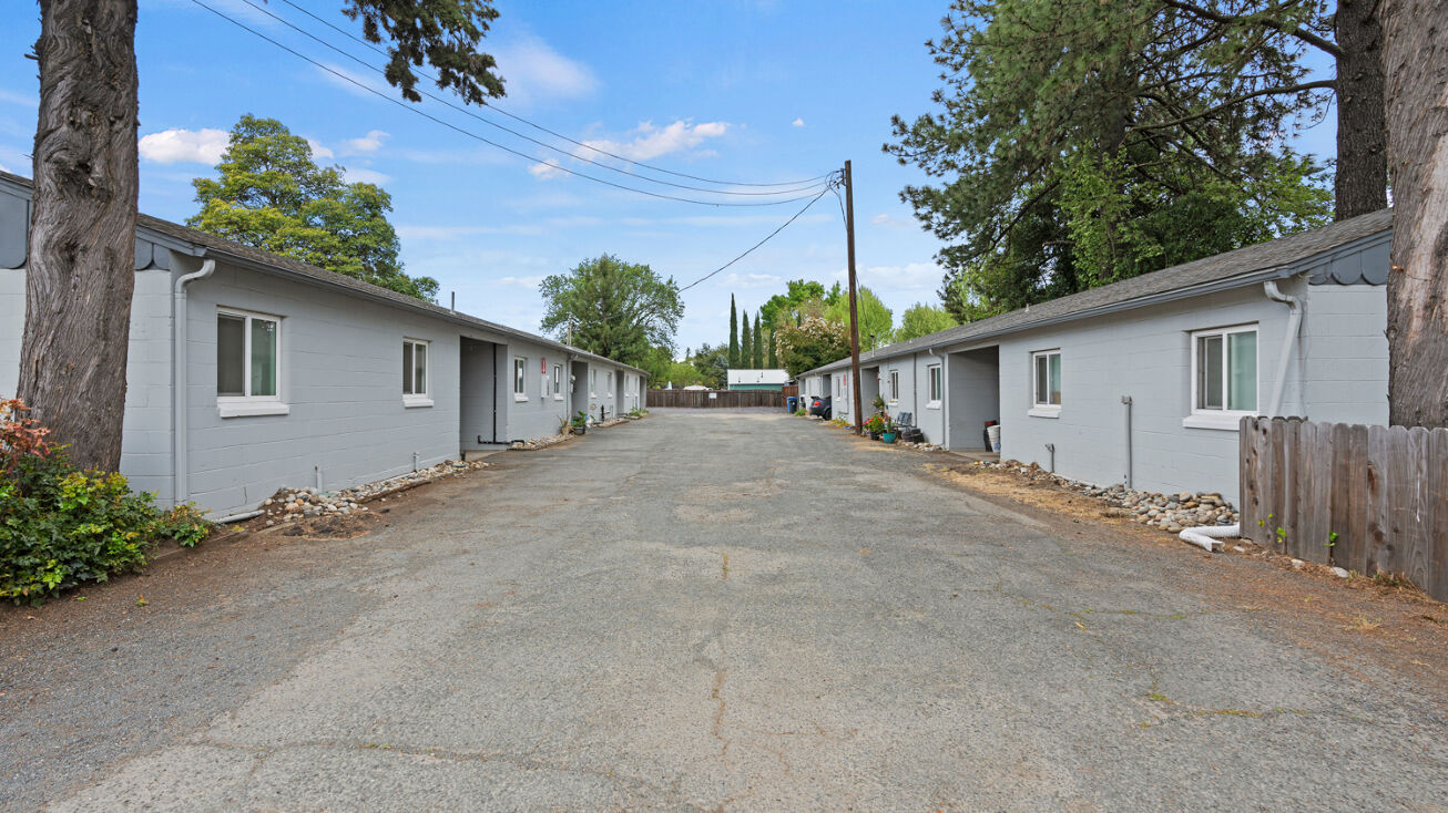 560 570 Talmage Rd., Ukiah, CA 95482