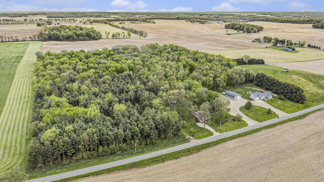 Vac Land McKenzie, Dowagiac, MI 49047 | Crexi.com