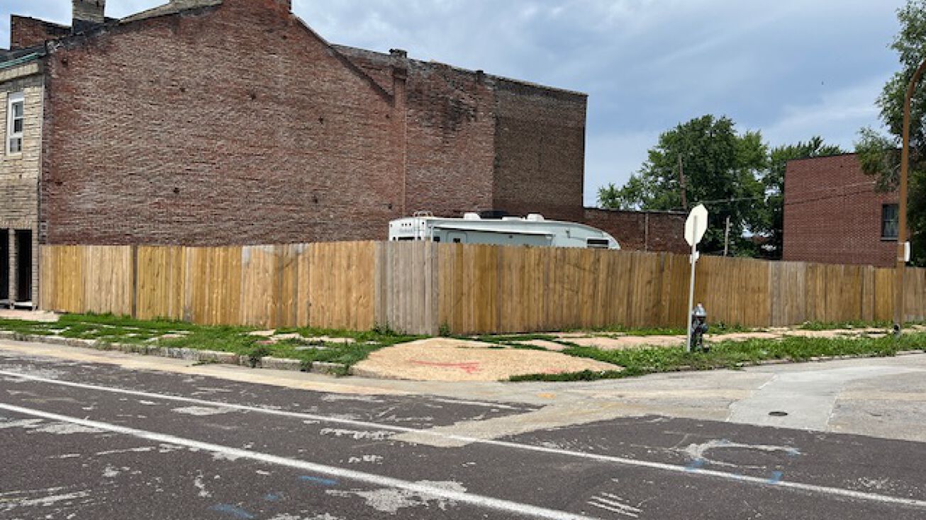 3673 S Broadway, St. Louis, MO 63118