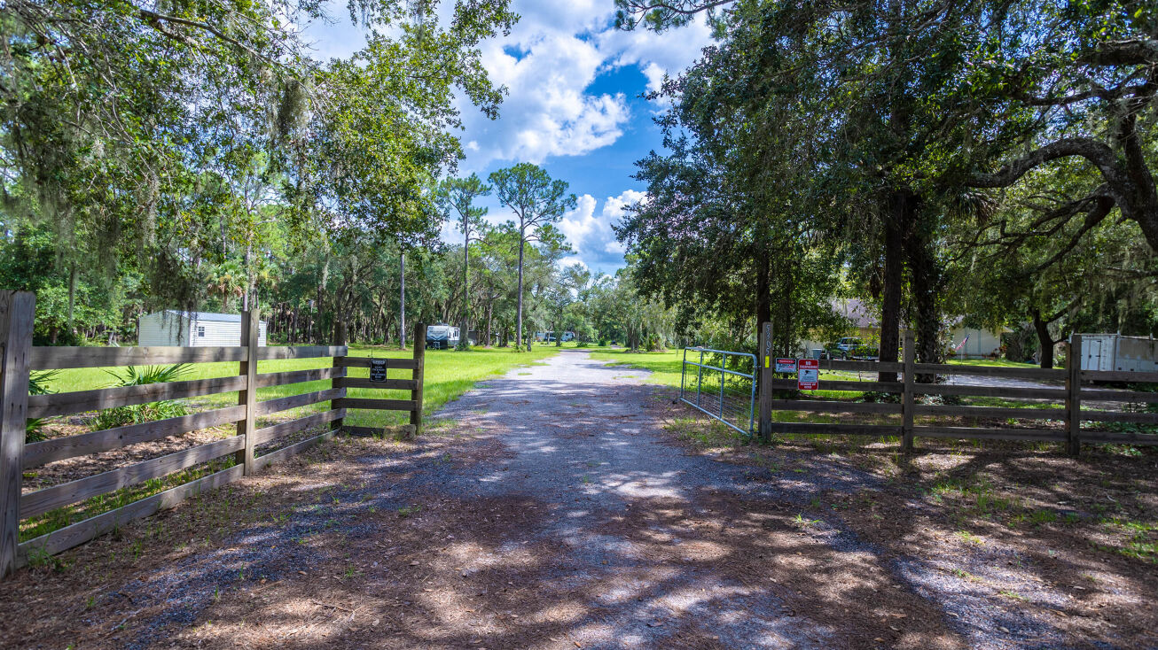 5305 Paces Landing Road, Mims, FL 32754
