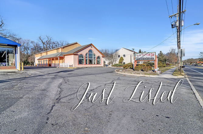 Pictures of Retail property located at 638-640 Stokes Rd, Medford, NJ 08055 for sales - image #1