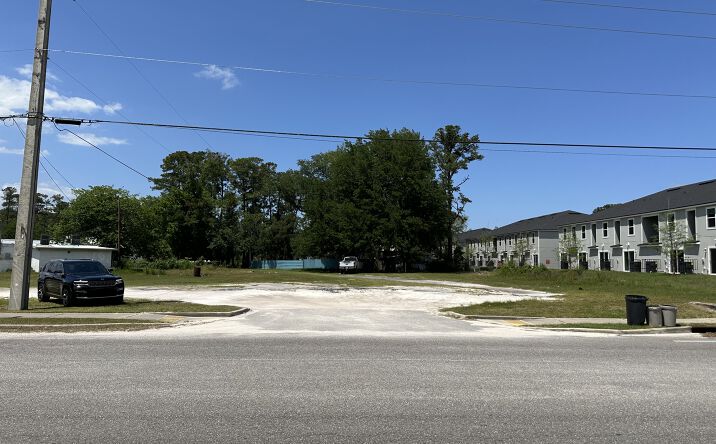 image of property at 551 CLARK RD Jacksonville FL 32218-5511