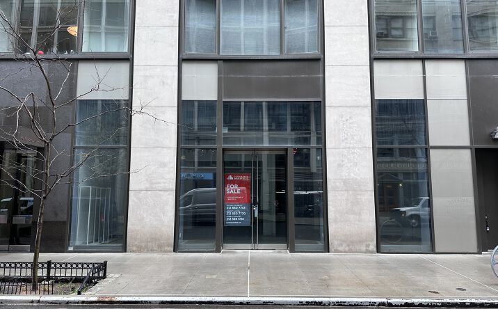 Pictures of Retail property located at 140 W 22nd St, New York, NY 10011 for sales - image #1