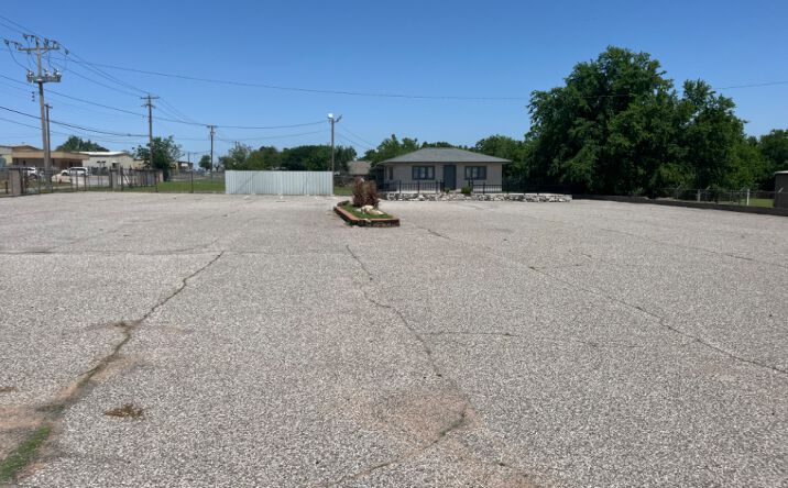 Pictures of Retail property located at 1501 SE 44th St, Oklahoma City, OK 73129 for sales - image #1