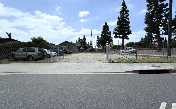 Pictures of Land property located at 2200 E 124th St, Compton, CA 90222 for sales - image #1
