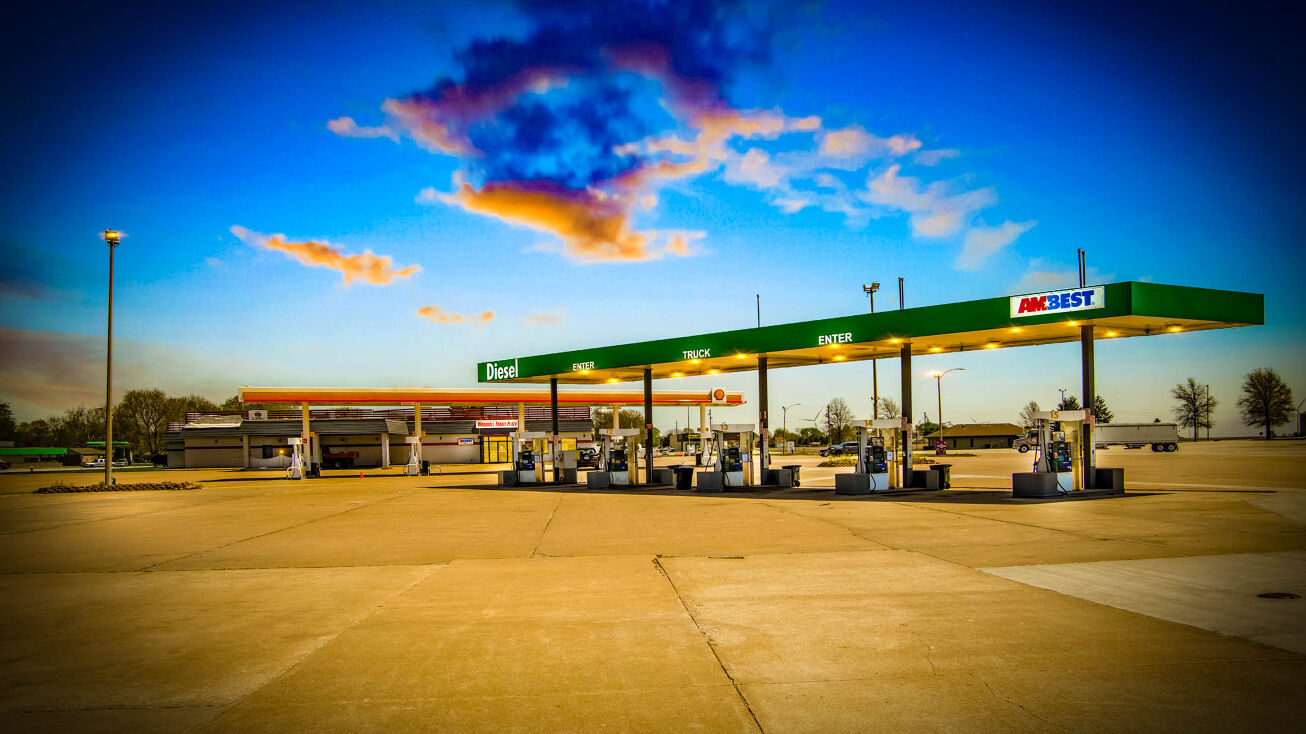 536 Oxford Avenue, Woodhull, IL 61490